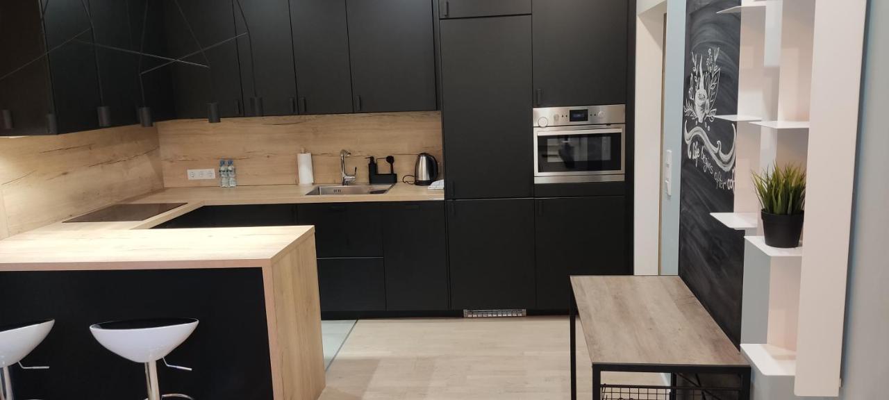 Be My Guest- Fontany Luxury Apartment Metro Wi-Fi Free Parking Zone Varsóvia Exterior foto